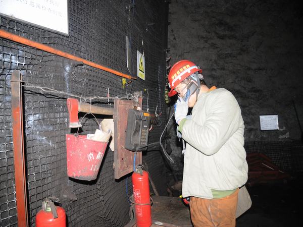 掘進公司:貫徹十九大 黨員在行動