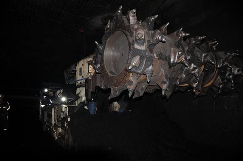 陜煤建設掘進公司:2134.6米!“掘進鐵軍”新記錄誕生