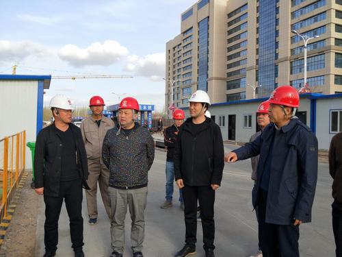 中廣實業(yè)有限公司董事長張宏權(quán)一行蒞臨陜煤建設(shè)銅煤公司金地華府項目檢查指導工作