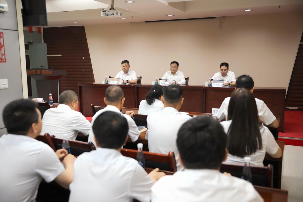 集團領(lǐng)導到所屬單位開展調(diào)研