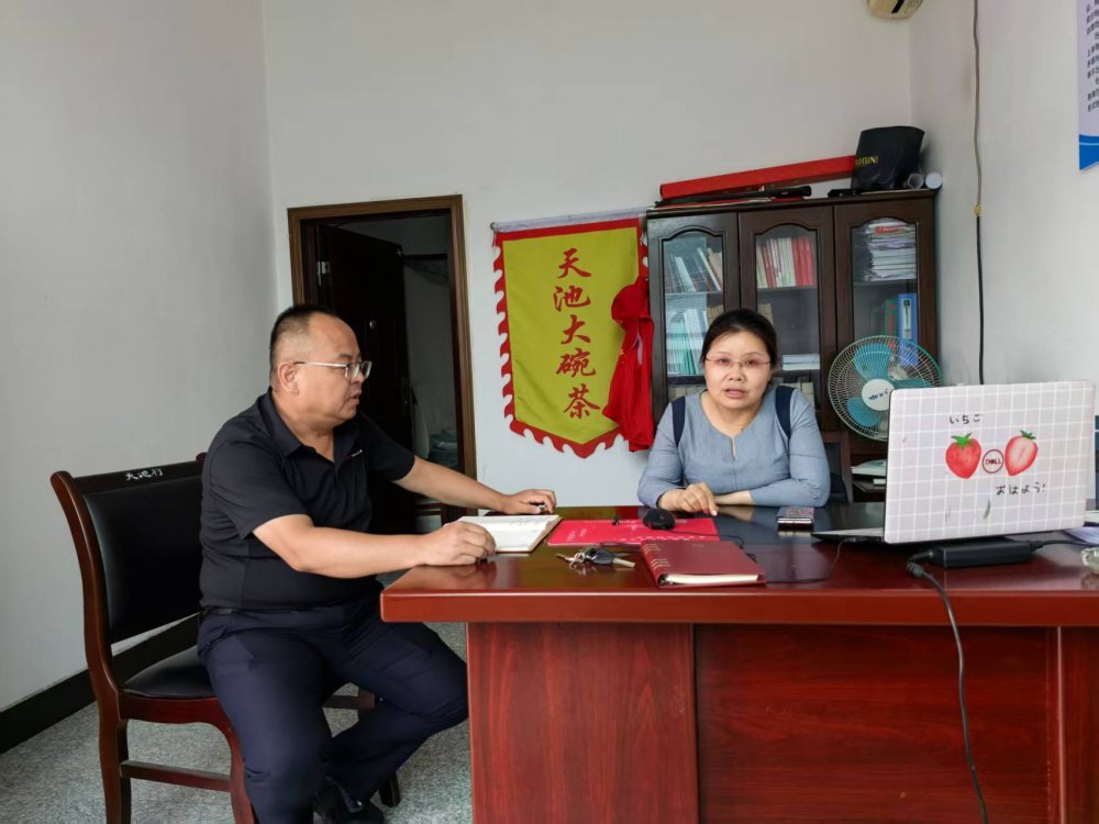 陜煤集團掛職漢陰縣副縣長屈斐斐赴天池村調研 指導鄉村振興工作