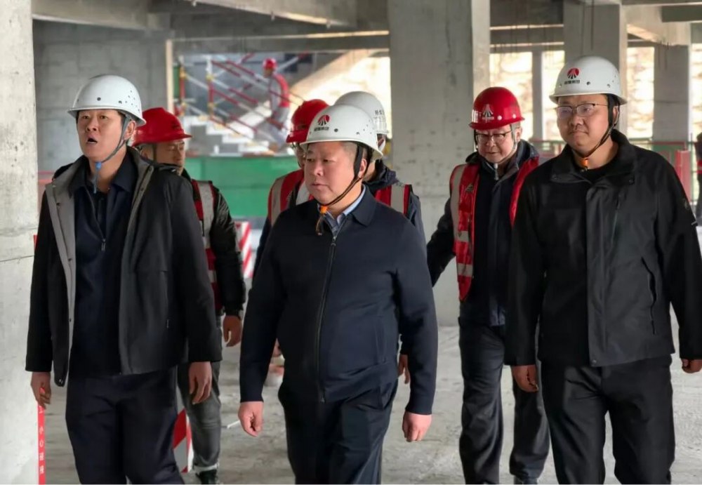 趙敬凱一行深入榆林化學項目檢查指導工作