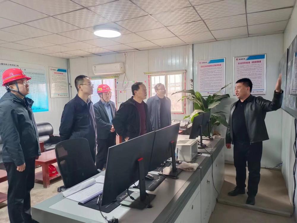 陜西煤業股份有限公司領導及專家組深入陜煤建設礦建二公司第二項目檢查指導